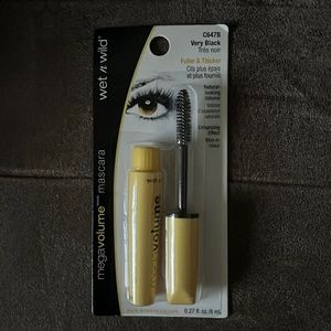 Mascara in Very Black